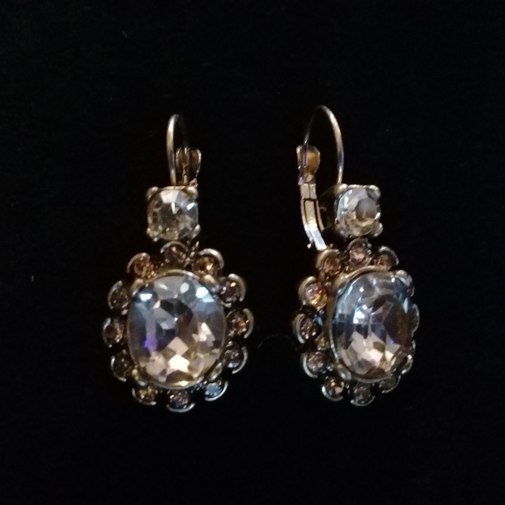 Classic vintage style earrings